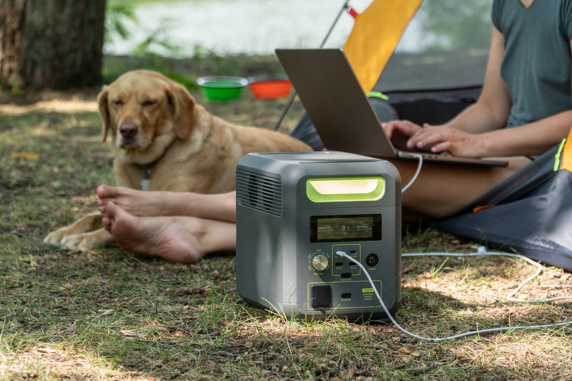 持ち運びのポータブル電源なら！